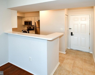 1001 N Vermont Street - Photo Thumbnail 13