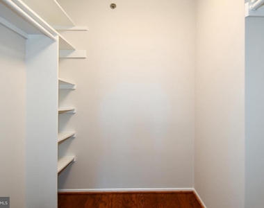 1001 N Vermont Street - Photo Thumbnail 22