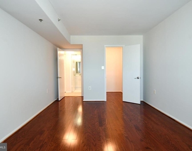 1001 N Vermont Street - Photo Thumbnail 20