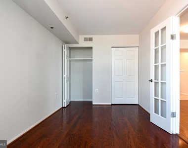 1001 N Vermont Street - Photo Thumbnail 23