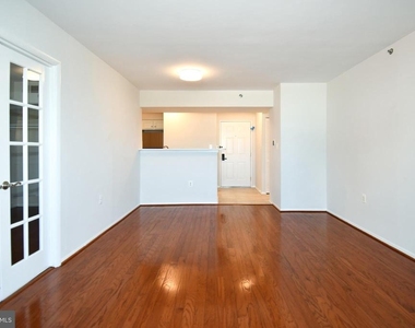 1001 N Vermont Street - Photo Thumbnail 7
