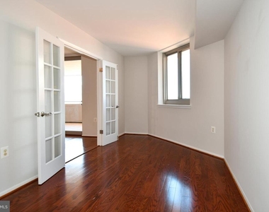 1001 N Vermont Street - Photo Thumbnail 24
