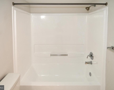 1001 N Vermont Street - Photo Thumbnail 27