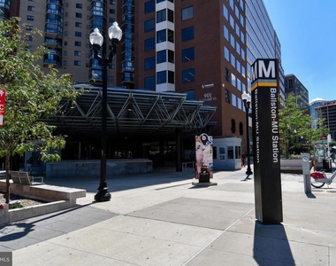 1001 N Vermont Street - Photo Thumbnail 36