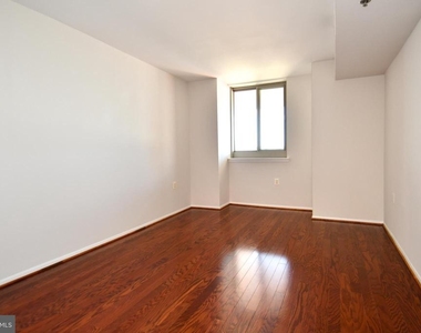 1001 N Vermont Street - Photo Thumbnail 19