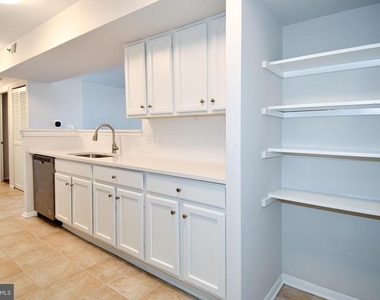 1001 N Vermont Street - Photo Thumbnail 16