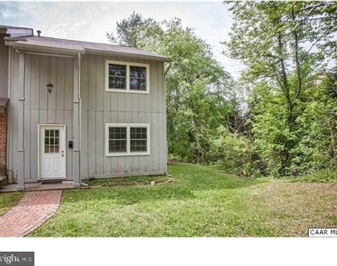 133 Woodlake Drive - Photo Thumbnail 2