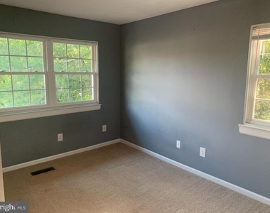 133 Woodlake Drive - Photo Thumbnail 18