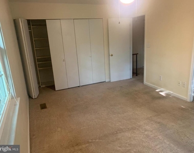 133 Woodlake Drive - Photo Thumbnail 11
