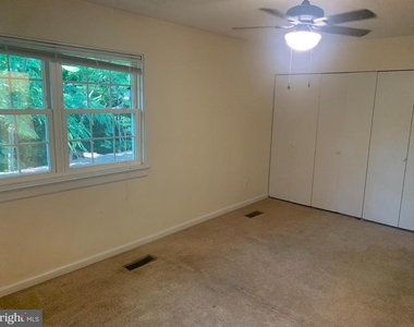 133 Woodlake Drive - Photo Thumbnail 10
