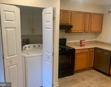 133 Woodlake Drive - Photo Thumbnail 8