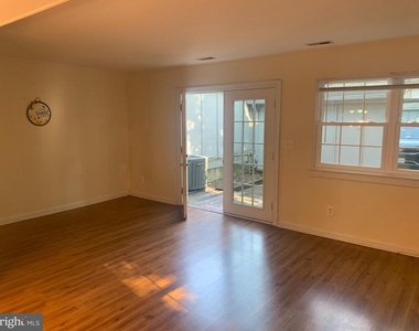 133 Woodlake Drive - Photo Thumbnail 5