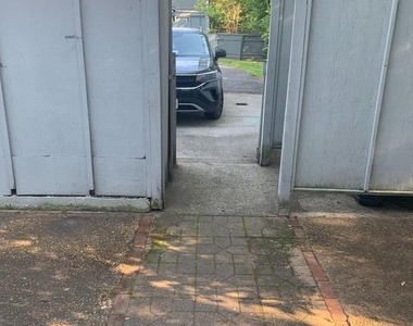 133 Woodlake Drive - Photo Thumbnail 24
