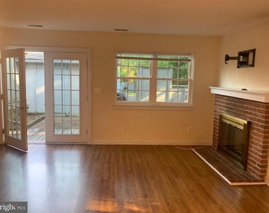 133 Woodlake Drive - Photo Thumbnail 4