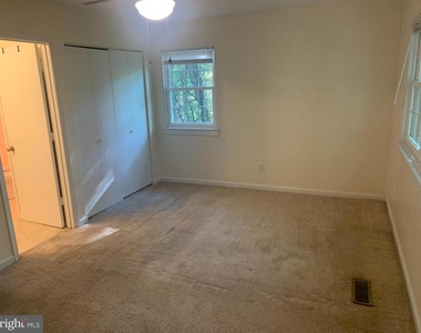133 Woodlake Drive - Photo Thumbnail 12
