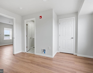 3448 Frankford Avenue - Photo Thumbnail 4
