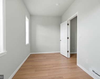 3448 Frankford Avenue - Photo Thumbnail 7