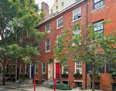 320 S Juniper Street - Photo Thumbnail 1