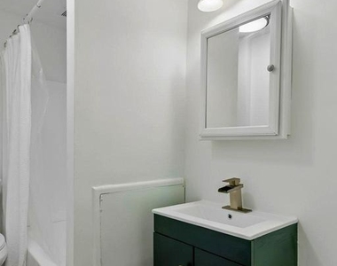 320 S Juniper Street - Photo Thumbnail 8