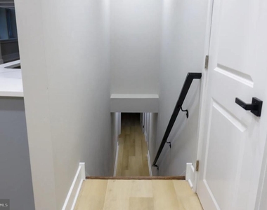 1201 Lindley Avenue - Photo Thumbnail 11