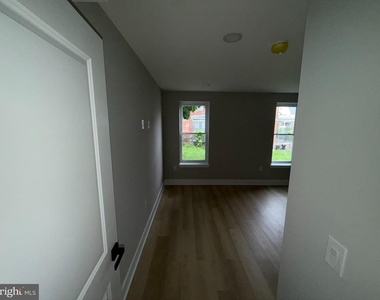 1201 Lindley Avenue - Photo Thumbnail 2