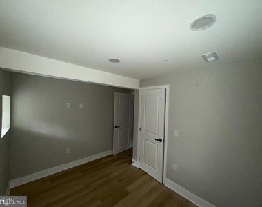 1201 Lindley Avenue - Photo Thumbnail 21