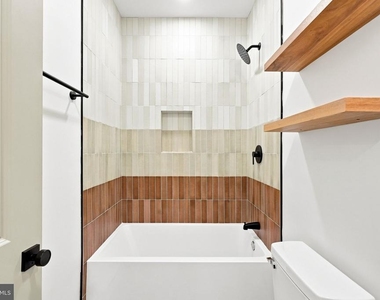 3206 W Dauphin Street - Photo Thumbnail 4