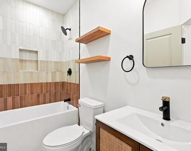 3206 W Dauphin Street - Photo Thumbnail 6