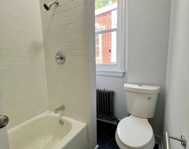 1532 S Lindenwood Street - Photo Thumbnail 10