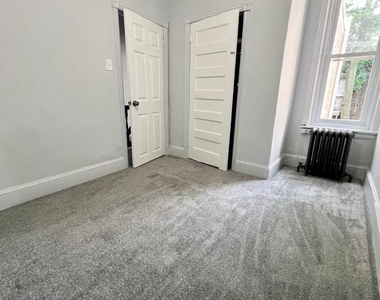 1532 S Lindenwood Street - Photo Thumbnail 8
