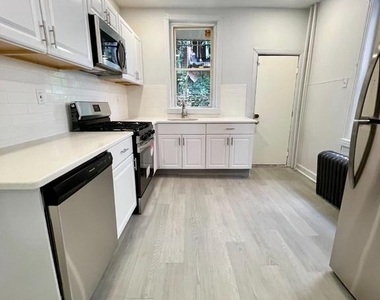 1532 S Lindenwood Street - Photo Thumbnail 5