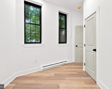 3206 W Dauphin Street - Photo Thumbnail 4