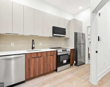 3206 W Dauphin Street - Photo Thumbnail 5
