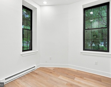 3206 W Dauphin Street - Photo Thumbnail 4