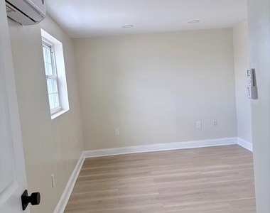 2900 Hale Street - Photo Thumbnail 8