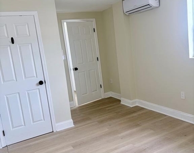 2900 Hale Street - Photo Thumbnail 7