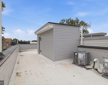 2216 N Franklin Street - Photo Thumbnail 12
