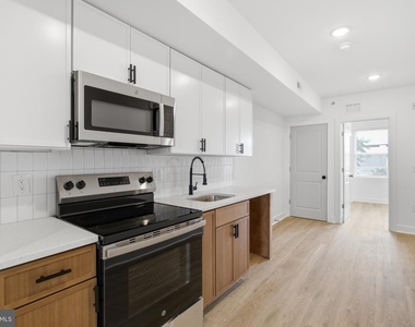 2216 N Franklin Street - Photo Thumbnail 2