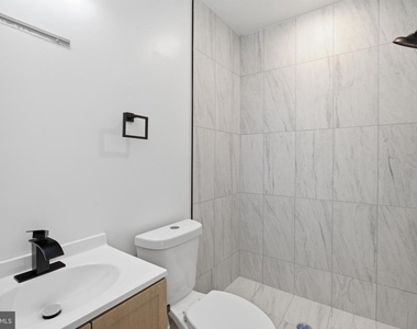 2216 N Franklin Street - Photo Thumbnail 8