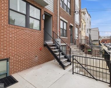 2216 N Franklin Street - Photo Thumbnail 15