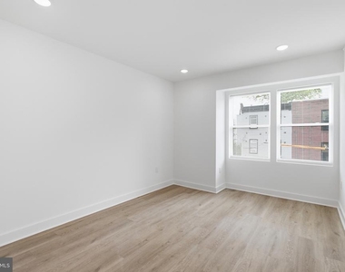 2216 N Franklin Street - Photo Thumbnail 6