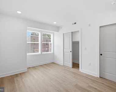 2216 N Franklin Street - Photo Thumbnail 7