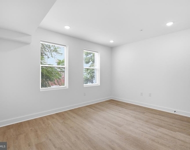 2216 N Franklin Street - Photo Thumbnail 4
