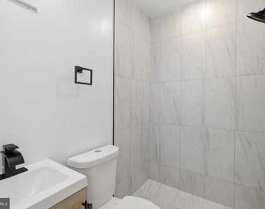 2216 N Franklin Street - Photo Thumbnail 10