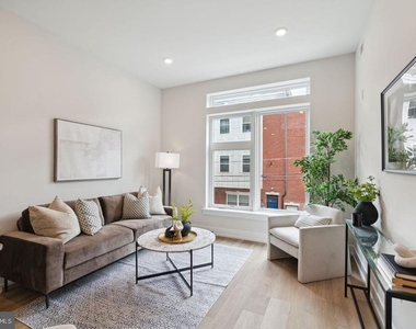 720 W Thompson Street - Photo Thumbnail 4