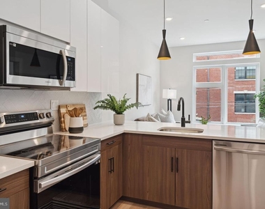 720 W Thompson Street - Photo Thumbnail 1