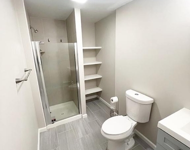 5815 Catharine Street - Photo Thumbnail 5