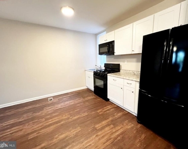 5815 Catharine Street - Photo Thumbnail 2