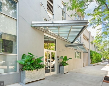 2200 Arch Street - Photo Thumbnail 2