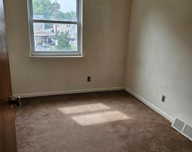 108 Clement Road - Photo Thumbnail 10